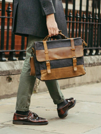 Arklen Voyager Messenger – Waxed Canvas & Leather Laptop Bag